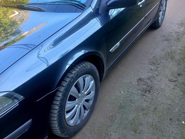 Серый Рено Лагуна, объемом двигателя 1.9 л и пробегом 237 тыс. км за 5400 $, фото 1 на Automoto.ua