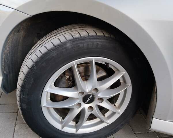 Рено Лагуна 2007 в Виннице на Automoto.ua Серый Рено Лагуна, объемом двигателя 1.5 л и пробегом 205 тыс. км за 7500 $, фото 20 на Automoto.ua