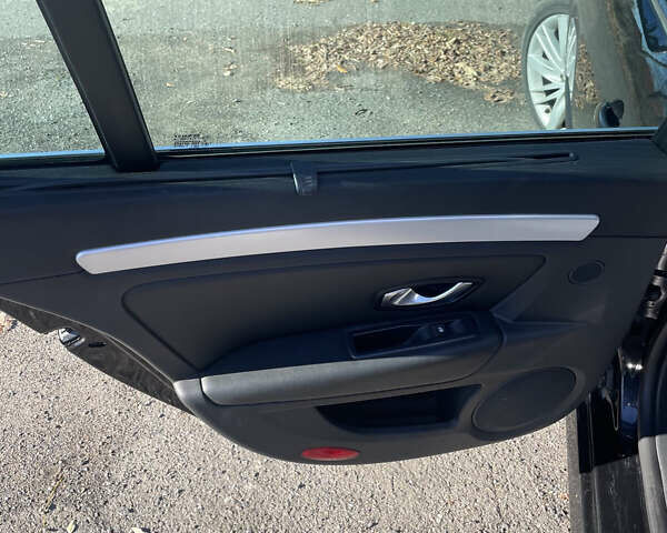 Серый Рено Лагуна, объемом двигателя 2 л и пробегом 270 тыс. км за 6900 $, фото 15 на Automoto.ua