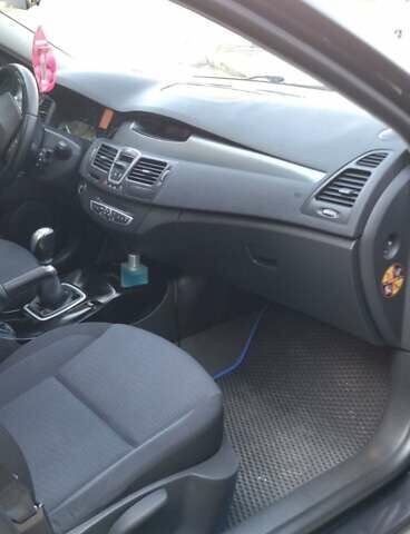 Серый Рено Лагуна, объемом двигателя 1.5 л и пробегом 264 тыс. км за 4000 $, фото 2 на Automoto.ua