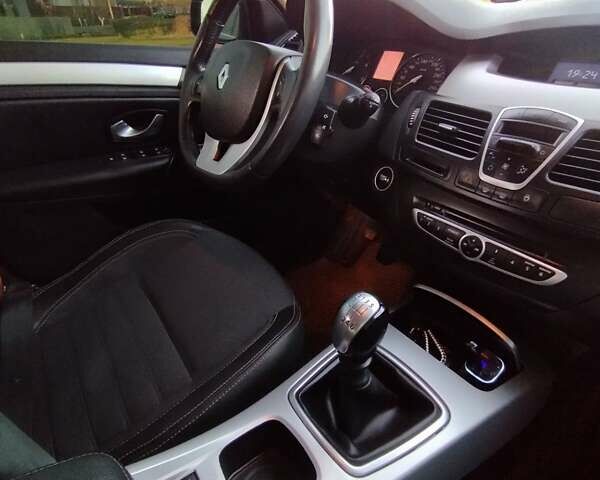 Серый Рено Лагуна, объемом двигателя 2 л и пробегом 353 тыс. км за 5200 $, фото 8 на Automoto.ua
