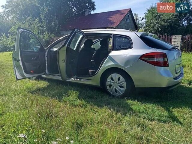 Серый Рено Лагуна, объемом двигателя 1.5 л и пробегом 279 тыс. км за 5100 $, фото 10 на Automoto.ua