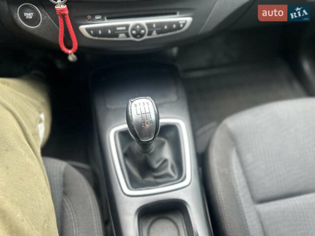 Серый Рено Лагуна, объемом двигателя 2 л и пробегом 250 тыс. км за 7100 $, фото 9 на Automoto.ua