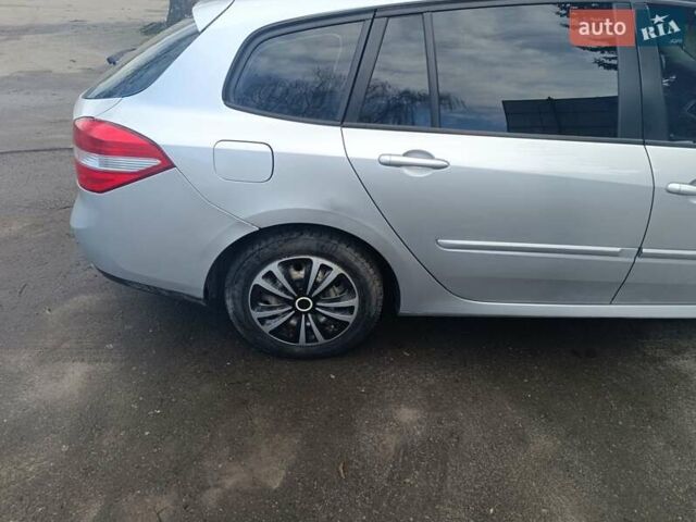 Серый Рено Лагуна, объемом двигателя 2 л и пробегом 300 тыс. км за 6800 $, фото 7 на Automoto.ua