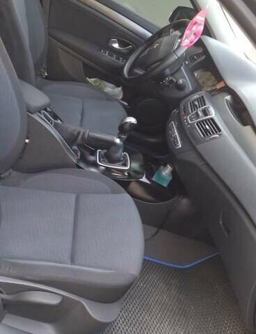 Серый Рено Лагуна, объемом двигателя 1.5 л и пробегом 264 тыс. км за 4000 $, фото 4 на Automoto.ua