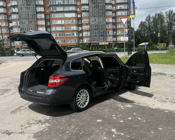 Серый Рено Лагуна, объемом двигателя 1.46 л и пробегом 276 тыс. км за 5499 $, фото 11 на Automoto.ua