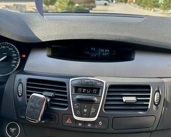 Сірий Рено Лагуна, об'ємом двигуна 1.5 л та пробігом 331 тис. км за 5200 $, фото 35 на Automoto.ua