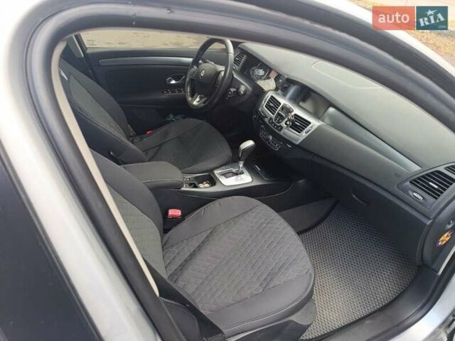 Серый Рено Лагуна, объемом двигателя 2 л и пробегом 300 тыс. км за 6800 $, фото 5 на Automoto.ua