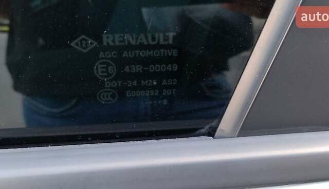 Серый Рено Лагуна, объемом двигателя 1.5 л и пробегом 264 тыс. км за 4000 $, фото 13 на Automoto.ua