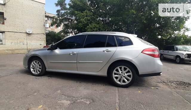 Серый Рено Лагуна, объемом двигателя 2 л и пробегом 221 тыс. км за 6500 $, фото 1 на Automoto.ua