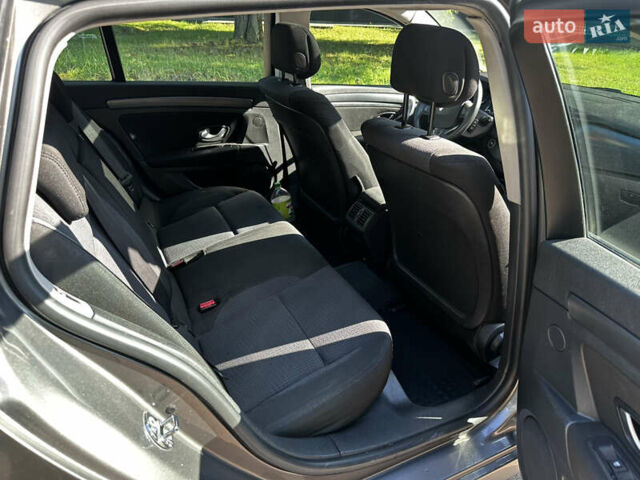 Серый Рено Лагуна, объемом двигателя 1.5 л и пробегом 328 тыс. км за 6100 $, фото 9 на Automoto.ua