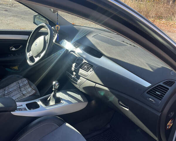 Серый Рено Лагуна, объемом двигателя 2 л и пробегом 270 тыс. км за 6900 $, фото 18 на Automoto.ua