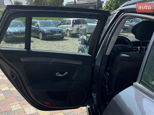 Рено Лагуна 2008 в Стрые на Automoto.ua Серый Рено Лагуна, объемом двигателя 1.46 л и пробегом 205 тыс. км за 6999 $, фото 23 на Automoto.ua