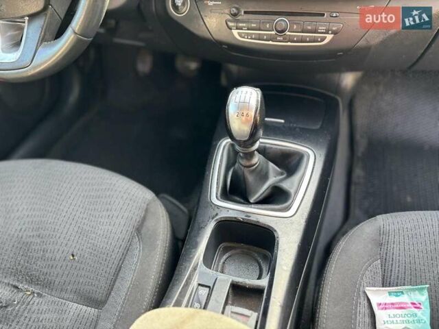 Серый Рено Лагуна, объемом двигателя 1.5 л и пробегом 266 тыс. км за 5120 $, фото 8 на Automoto.ua