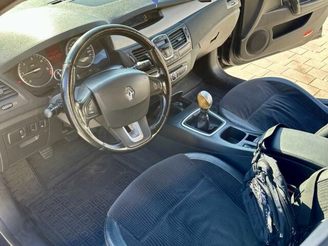 Сірий Рено Лагуна, об'ємом двигуна 1.5 л та пробігом 300 тис. км за 5100 $, фото 6 на Automoto.ua