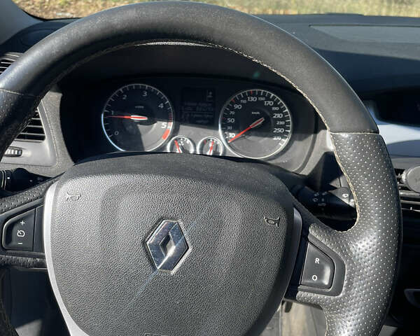 Серый Рено Лагуна, объемом двигателя 2 л и пробегом 270 тыс. км за 6900 $, фото 7 на Automoto.ua