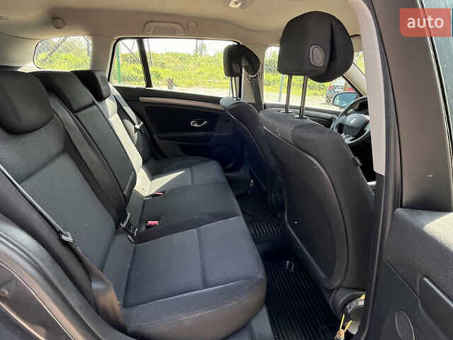 Рено Лагуна 2008 в Стрые на Automoto.ua Серый Рено Лагуна, объемом двигателя 1.46 л и пробегом 205 тыс. км за 6999 $, фото 24 на Automoto.ua