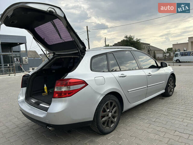 Серый Рено Лагуна, объемом двигателя 2 л и пробегом 276 тыс. км за 5800 $, фото 2 на Automoto.ua