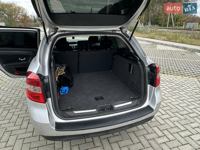 Серый Рено Лагуна, объемом двигателя 1.5 л и пробегом 266 тыс. км за 6100 $, фото 5 на Automoto.ua