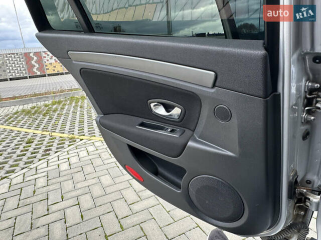 Серый Рено Лагуна, объемом двигателя 1.5 л и пробегом 266 тыс. км за 6100 $, фото 16 на Automoto.ua