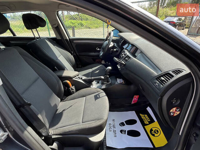 Рено Лагуна 2008 в Стрые на Automoto.ua Серый Рено Лагуна, объемом двигателя 1.46 л и пробегом 205 тыс. км за 6999 $, фото 19 на Automoto.ua