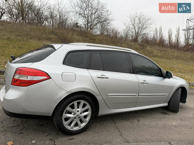 Сірий Рено Лагуна, об'ємом двигуна 2 л та пробігом 268 тис. км за 6300 $, фото 8 на Automoto.ua