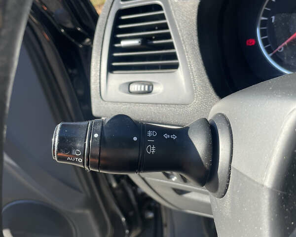 Серый Рено Лагуна, объемом двигателя 2 л и пробегом 270 тыс. км за 6900 $, фото 13 на Automoto.ua