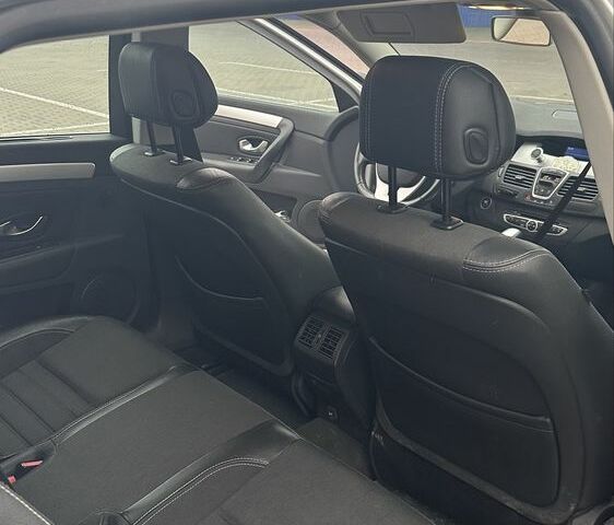 Серый Рено Лагуна, объемом двигателя 2 л и пробегом 250 тыс. км за 6500 $, фото 5 на Automoto.ua