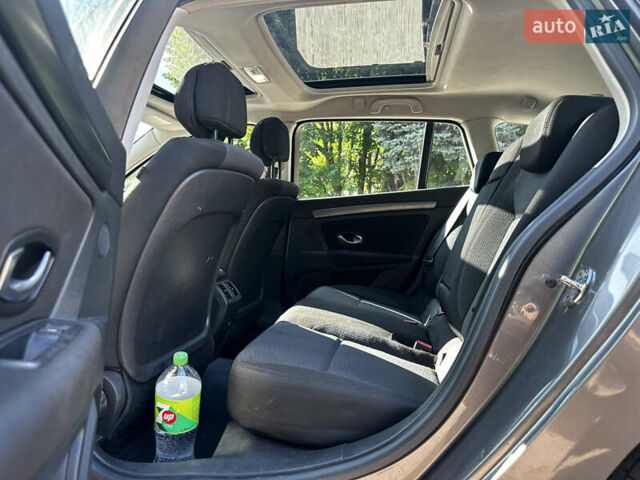 Серый Рено Лагуна, объемом двигателя 1.5 л и пробегом 328 тыс. км за 6100 $, фото 10 на Automoto.ua