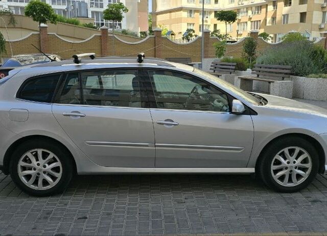 Серый Рено Лагуна, объемом двигателя 2 л и пробегом 96 тыс. км за 8499 $, фото 1 на Automoto.ua