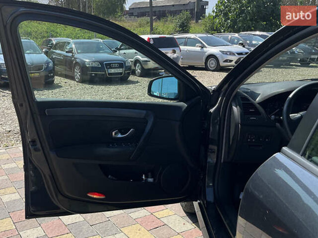 Рено Лагуна 2008 в Стрые на Automoto.ua Серый Рено Лагуна, объемом двигателя 1.46 л и пробегом 205 тыс. км за 6999 $, фото 17 на Automoto.ua