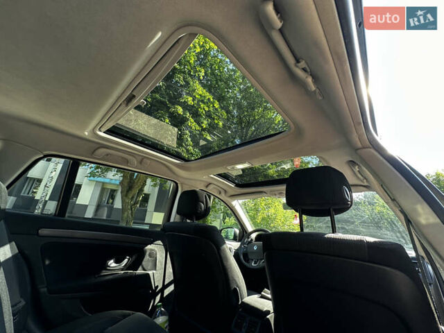 Серый Рено Лагуна, объемом двигателя 1.5 л и пробегом 328 тыс. км за 6100 $, фото 12 на Automoto.ua