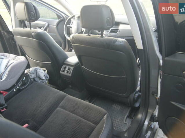 Серый Рено Лагуна, объемом двигателя 2 л и пробегом 219 тыс. км за 6600 $, фото 40 на Automoto.ua