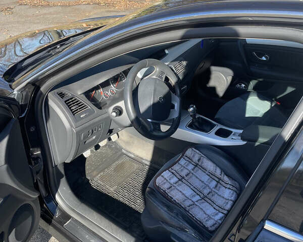 Серый Рено Лагуна, объемом двигателя 2 л и пробегом 270 тыс. км за 6900 $, фото 6 на Automoto.ua