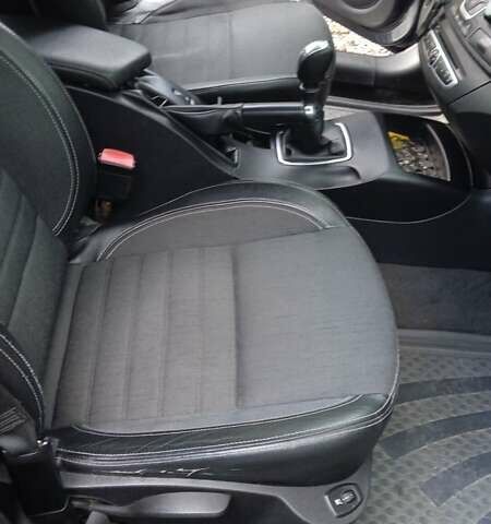 Сірий Рено Лагуна, об'ємом двигуна 1.5 л та пробігом 323 тис. км за 4600 $, фото 3 на Automoto.ua