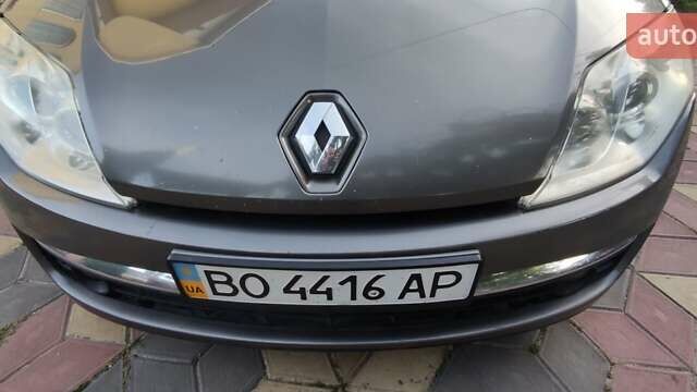 Сірий Рено Лагуна, об'ємом двигуна 2 л та пробігом 290 тис. км за 8400 $, фото 2 на Automoto.ua