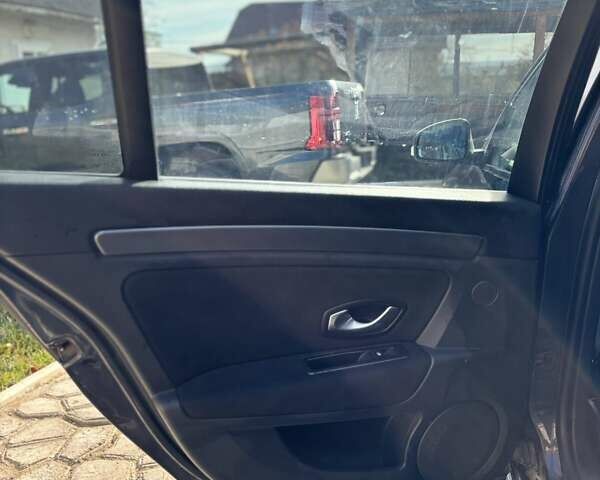 Серый Рено Лагуна, объемом двигателя 1.5 л и пробегом 266 тыс. км за 5120 $, фото 4 на Automoto.ua