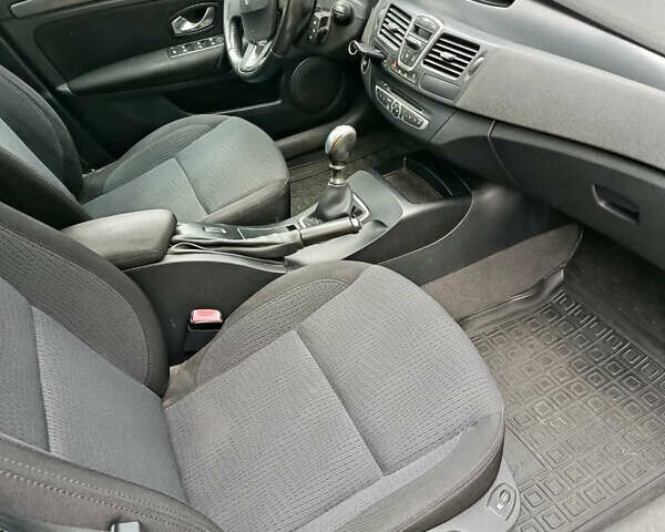 Серый Рено Лагуна, объемом двигателя 1.6 л и пробегом 205 тыс. км за 5250 $, фото 8 на Automoto.ua