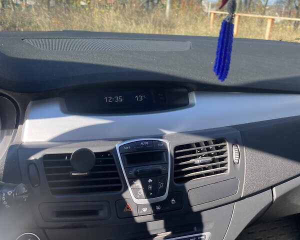 Серый Рено Лагуна, объемом двигателя 2 л и пробегом 270 тыс. км за 6900 $, фото 8 на Automoto.ua