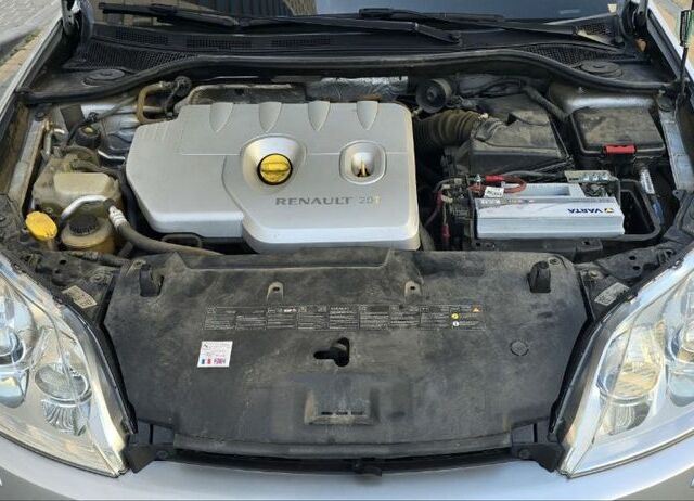 Серый Рено Лагуна, объемом двигателя 2 л и пробегом 96 тыс. км за 8499 $, фото 3 на Automoto.ua