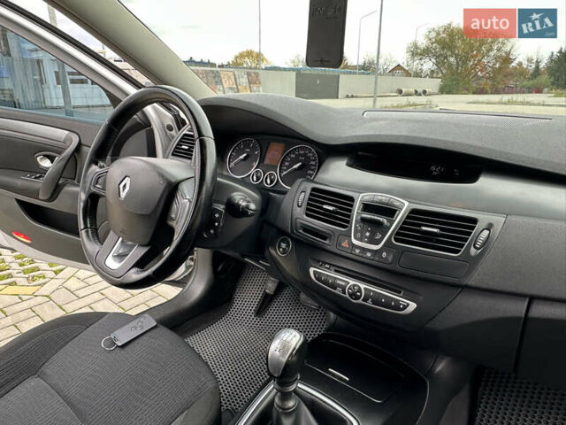 Серый Рено Лагуна, объемом двигателя 1.5 л и пробегом 266 тыс. км за 6100 $, фото 4 на Automoto.ua