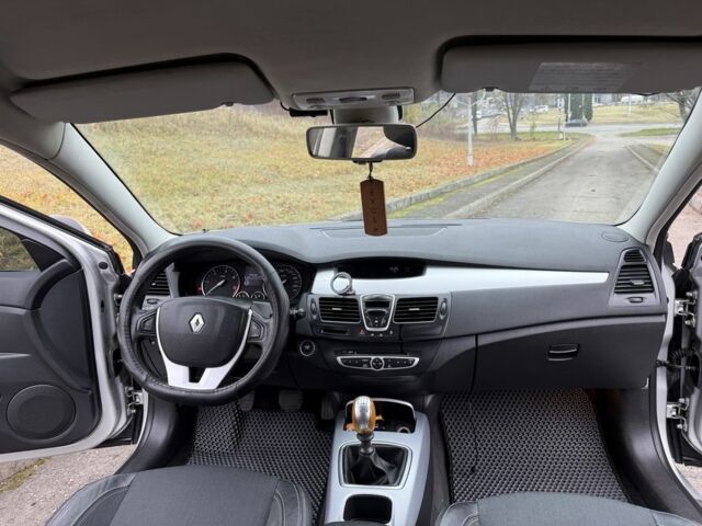 Серый Рено Лагуна, объемом двигателя 2 л и пробегом 268 тыс. км за 5800 $, фото 4 на Automoto.ua