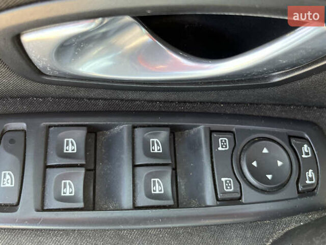 Рено Лагуна 2008 в Стрые на Automoto.ua Серый Рено Лагуна, объемом двигателя 1.46 л и пробегом 205 тыс. км за 6999 $, фото 18 на Automoto.ua