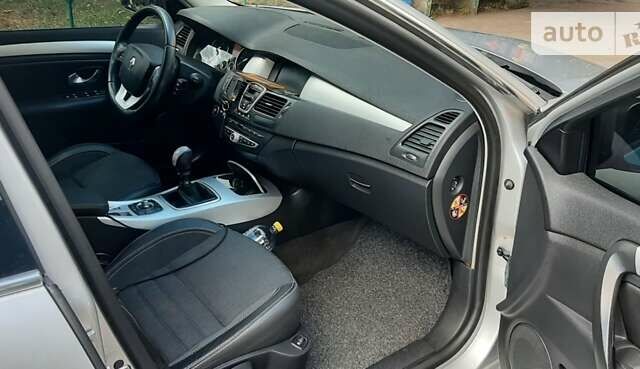 Серый Рено Лагуна, объемом двигателя 2 л и пробегом 221 тыс. км за 6500 $, фото 5 на Automoto.ua