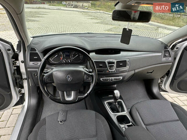 Серый Рено Лагуна, объемом двигателя 1.5 л и пробегом 266 тыс. км за 6100 $, фото 14 на Automoto.ua