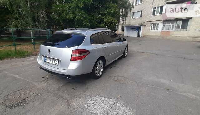 Серый Рено Лагуна, объемом двигателя 2 л и пробегом 221 тыс. км за 6500 $, фото 9 на Automoto.ua