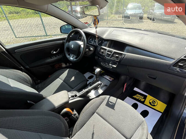 Рено Лагуна 2008 в Стрые на Automoto.ua Серый Рено Лагуна, объемом двигателя 1.46 л и пробегом 205 тыс. км за 6999 $, фото 21 на Automoto.ua