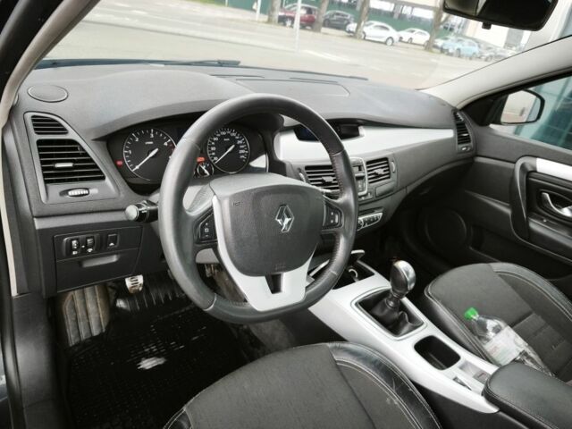 Серый Рено Лагуна, объемом двигателя 1.5 л и пробегом 340 тыс. км за 4999 $, фото 8 на Automoto.ua