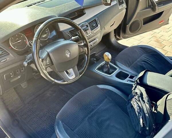 Сірий Рено Лагуна, об'ємом двигуна 1.5 л та пробігом 331 тис. км за 5200 $, фото 27 на Automoto.ua