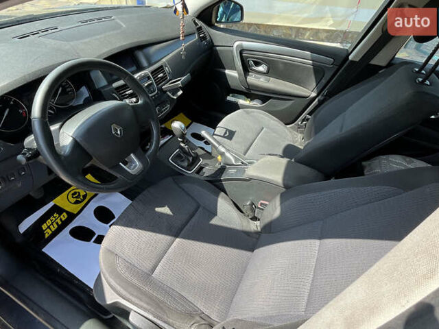 Рено Лагуна 2008 в Стрые на Automoto.ua Серый Рено Лагуна, объемом двигателя 1.46 л и пробегом 205 тыс. км за 6999 $, фото 15 на Automoto.ua